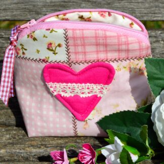 Neszeszer - rózsaszín patchworkos pipere