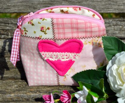 Neszeszer - rózsaszín patchworkos pipere