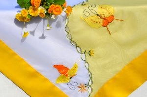 Pillangós terítő - sárga, pillangós mintával