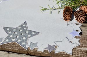 Csillagos asztali futó - riselt, hímzett csillagos (110x40cm)