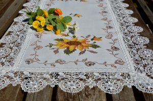 Napraforgós asztali futó - csipkés szélű 90x40cm