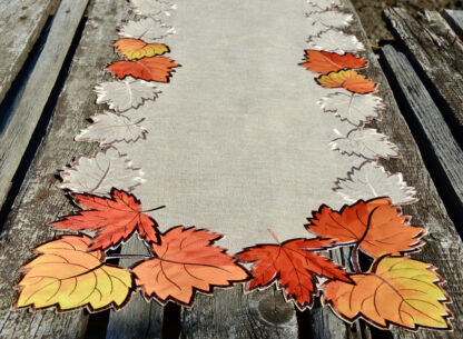 Őszi leveles futó terítő - juharfás mintával 110x40 cm