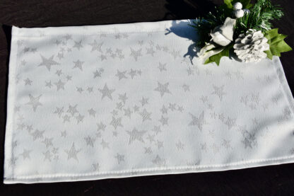 Ezüst csillagos kis terítő - fehér, ezüst lurex 40x25